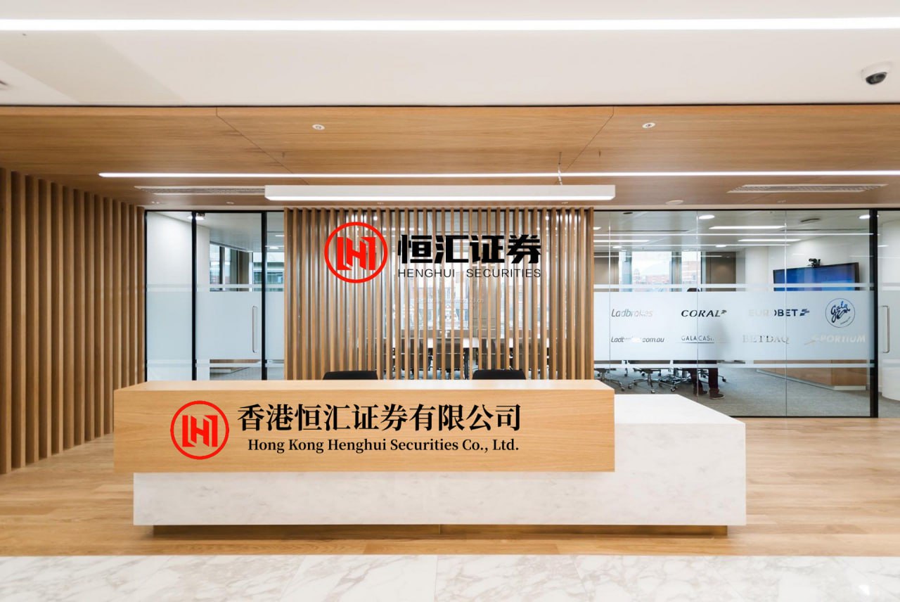 财云股票配资 特朗普：对全球商品加征的关税从10%提高至15%